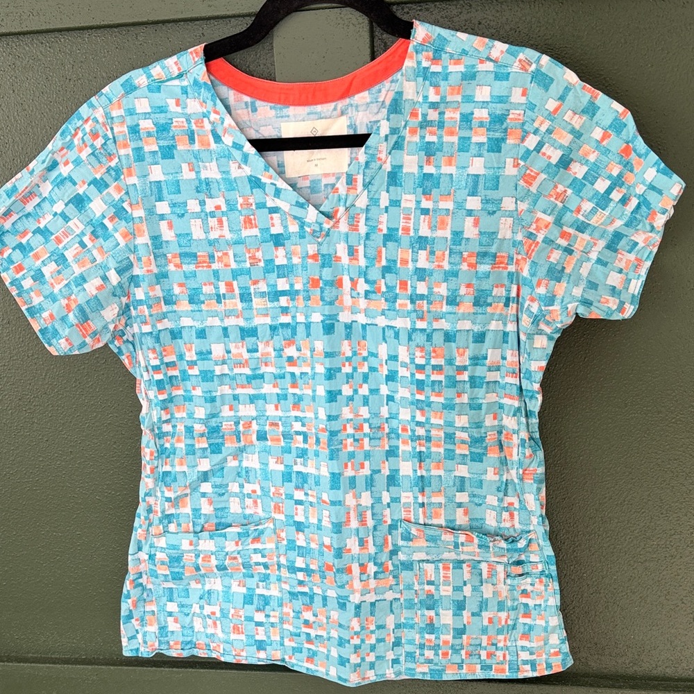 Vera Bradley Colorful Checkered V-Neck Top Scrub Top Size M